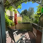 Feelhome, Flughafen Nah,3-schlafzimmer, Dusche Ebenerdig, Zentral, Wifi, Ground Floor Apartamento *