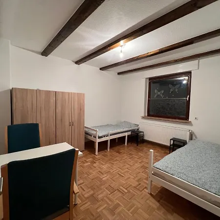 Feelhome, Flughafen Nah,3-schlafzimmer, Dusche Ebenerdig, Zentral, Wifi, Ground Floor 公寓