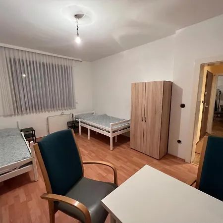 Feelhome, Flughafen Nah,3-schlafzimmer, Dusche Ebenerdig, Zentral, Wifi, Ground Floor Duisburg