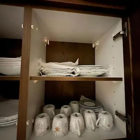 Feelhome, Flughafen Nah,3-schlafzimmer, Dusche Ebenerdig, Zentral, Wifi, Ground Floor 公寓 *