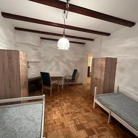 Feelhome, Flughafen Nah,3-schlafzimmer, Dusche Ebenerdig, Zentral, Wifi, Ground Floor Apartment Duisburg