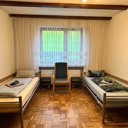 Feelhome, Flughafen Nah,3-schlafzimmer, Dusche Ebenerdig, Zentral, Wifi, Ground Floor דיסבורג