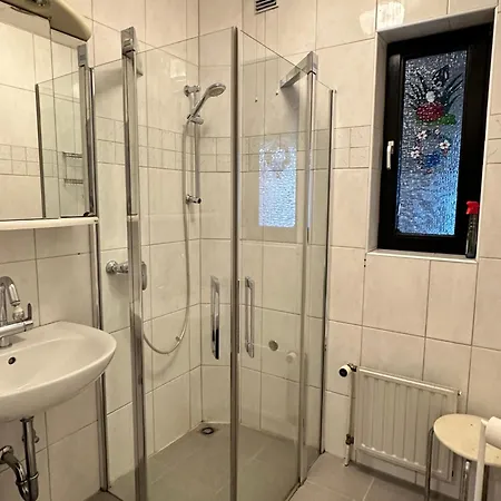 Feelhome, Flughafen Nah,3-schlafzimmer, Dusche Ebenerdig, Zentral, Wifi, Ground Floor דירה
