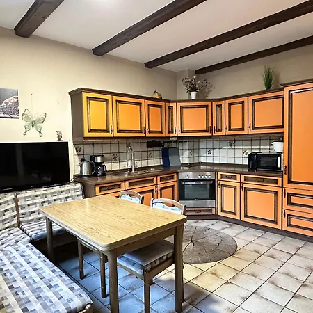 Feelhome, Flughafen Nah,3-schlafzimmer, Dusche Ebenerdig, Zentral, Wifi, Ground Floor *