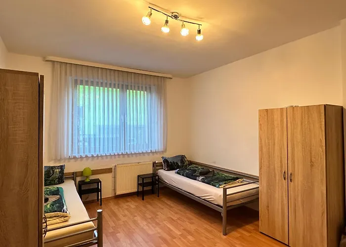 Feelhome, Flughafen Nah,3-schlafzimmer, Dusche Ebenerdig, Zentral, Wifi, Ground Floor Ντούισμπουργκ
